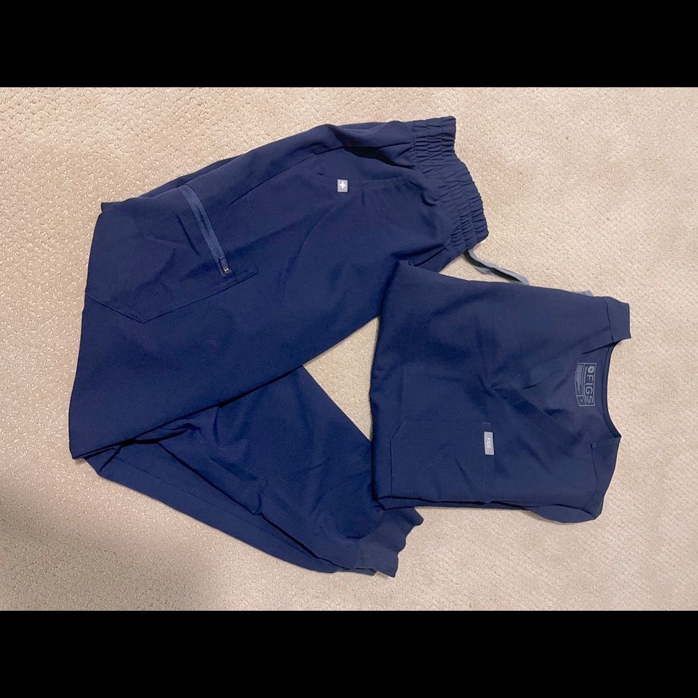 Figs navy high rise jogger, medium Catarina top